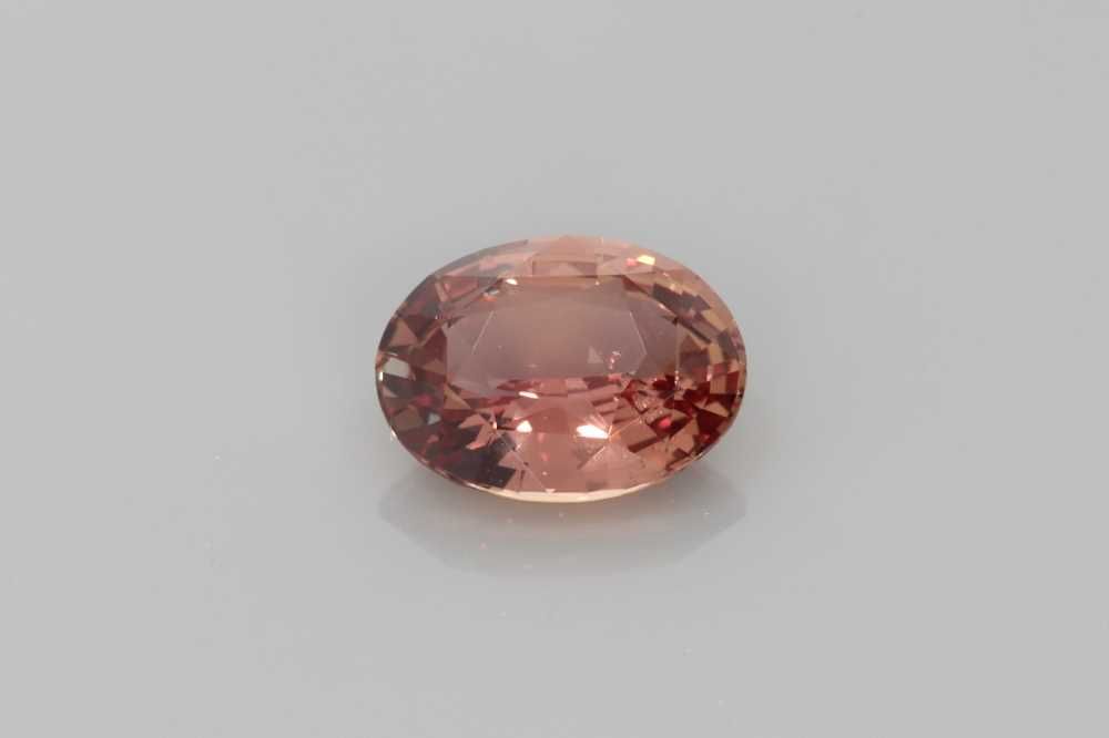 Szafir 1,56 ct, różowy, szlif owalny