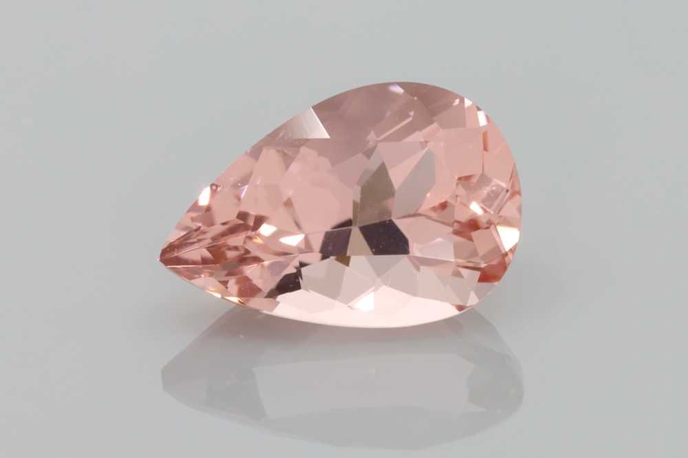 Morganit 3,05 ct, pomarańczowy, szlif gruszka