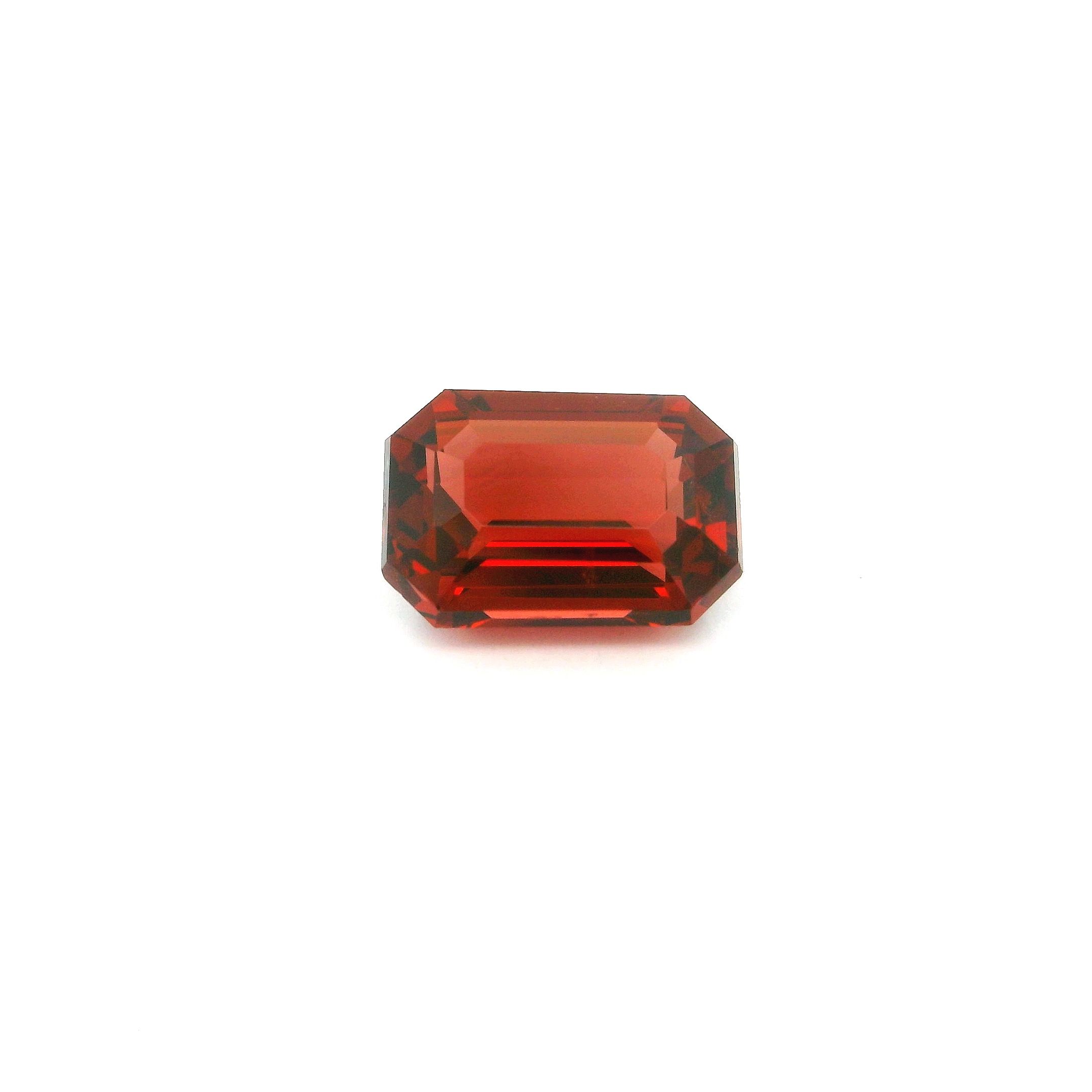 2.76 ct Octagonal garnet